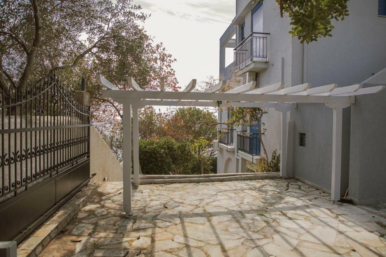 Villa Dimos Gytheio Exteriör bild