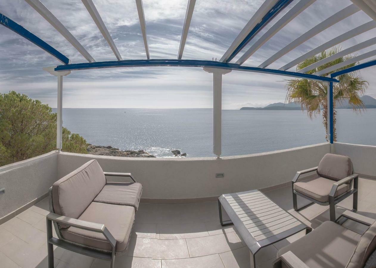 Villa Dimos Gytheio Exteriör bild